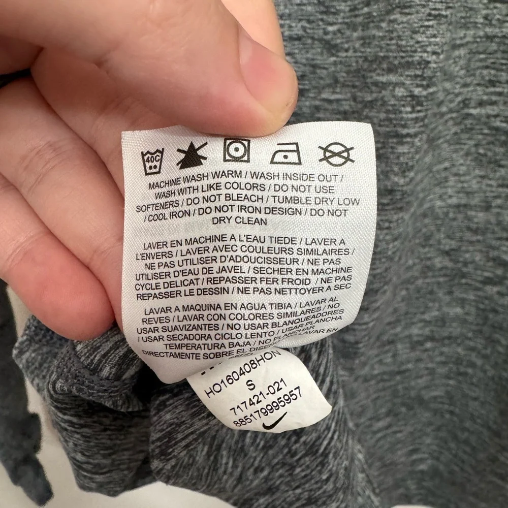 Nike Element 1/4 Zip Sweatshirt Women’s Small Gray Heathered Style 685910 Train